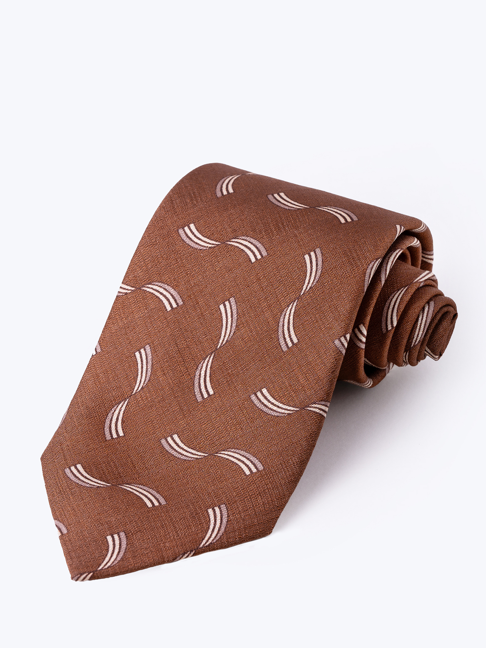 Lucius Beebe – Burnt Orange
